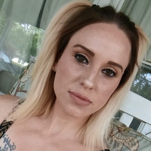 Meet your Posher, Heather - Picture 1 of 1